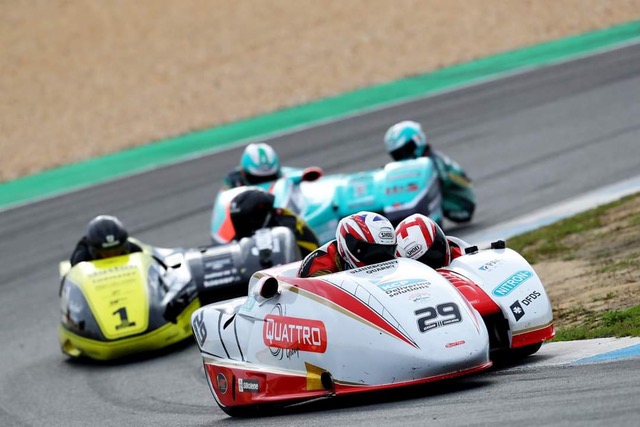 Quattro F1M Sidecar Team Kershaw Finishes 3rd in World Quattro F1M Sidecar Team Kershaw Finishes 3rd in World